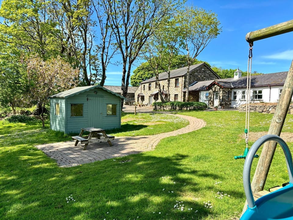 Property building, Garden