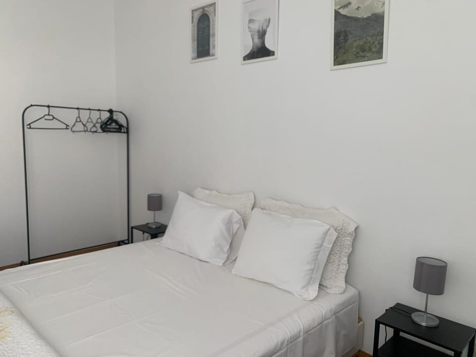 Bed, Photo of the whole room, Bedroom, wardrobe
