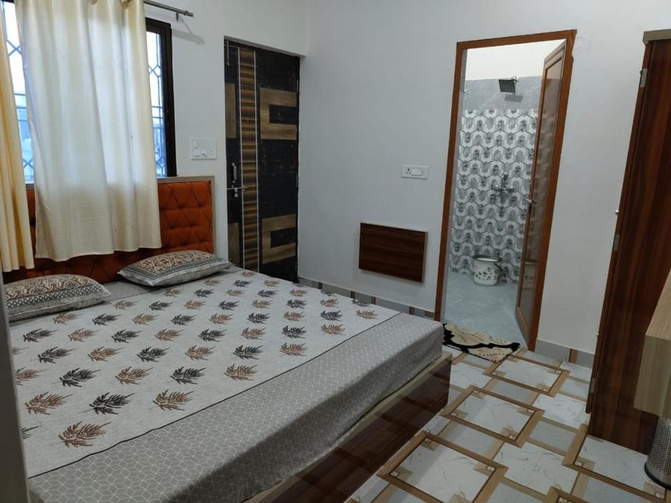 Bed, Photo of the whole room