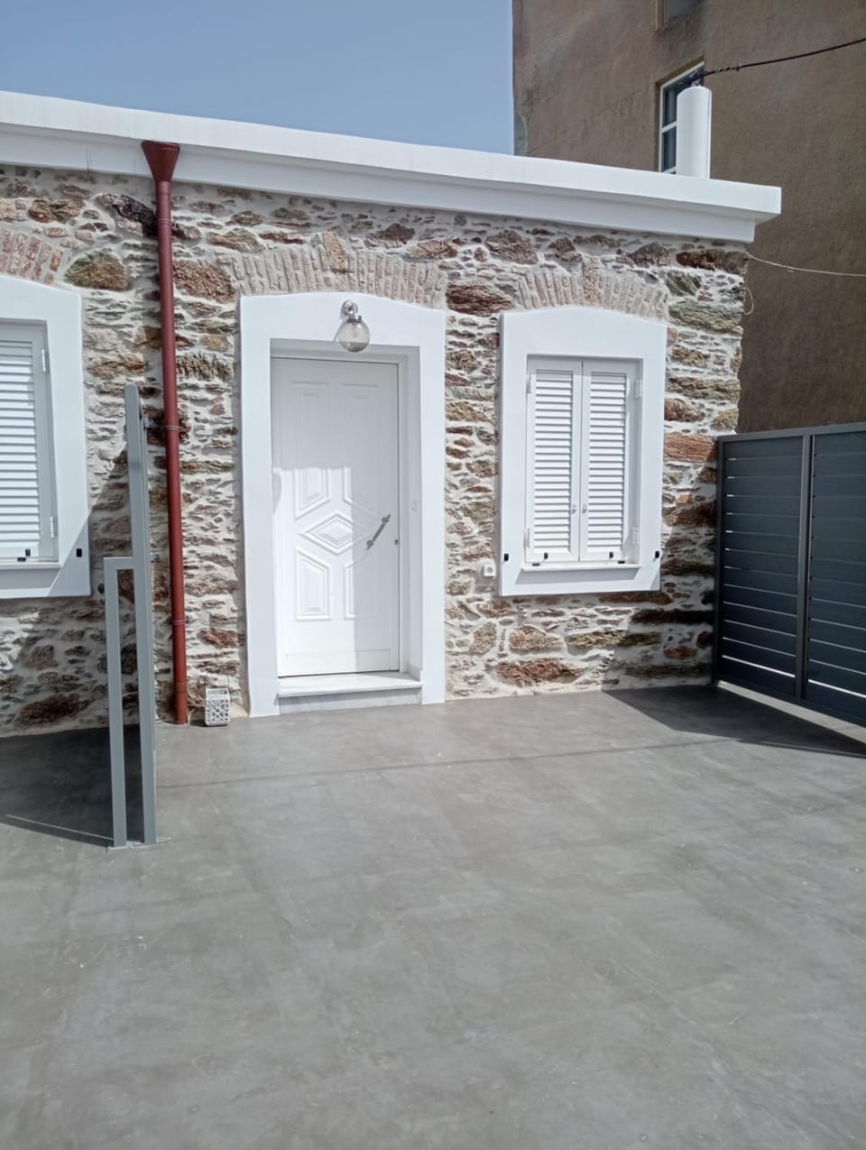 Property building, Day