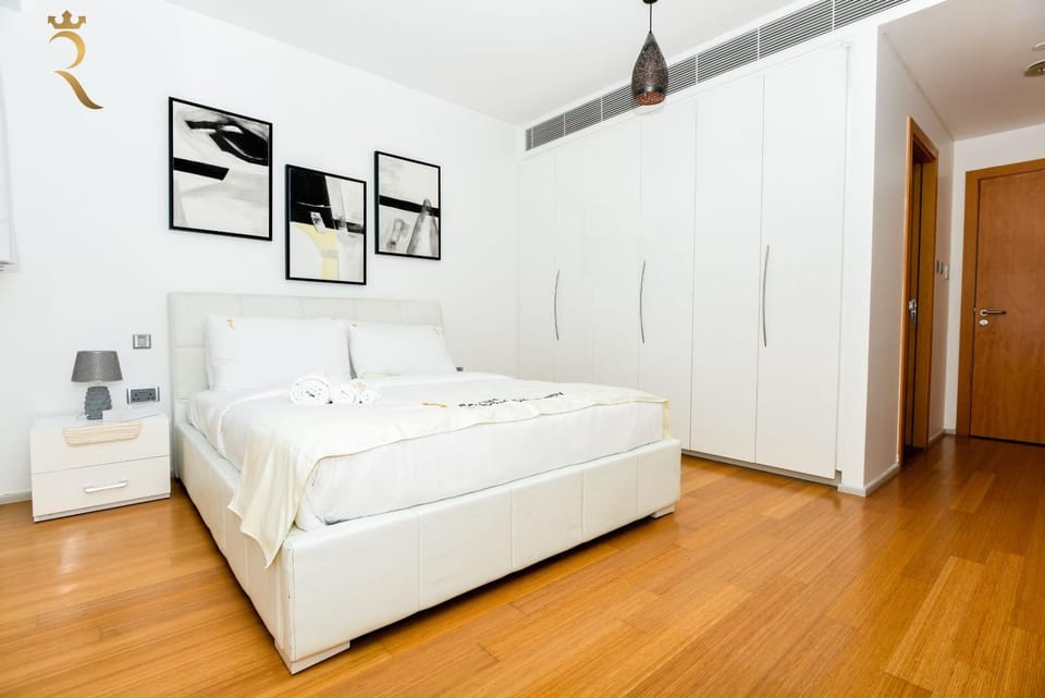 Bed, Photo of the whole room, Bedroom, fireplace