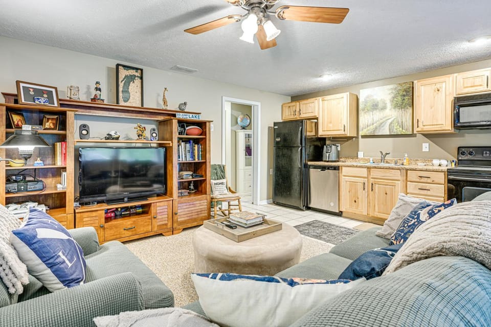 2 MI to the Lake: Mecosta Getaway with Fire Pit! House in Michigan