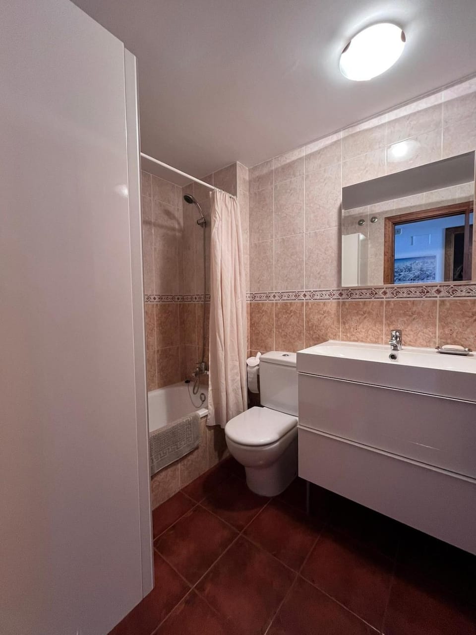 Shower, Toilet, Bathroom, Bath, towels