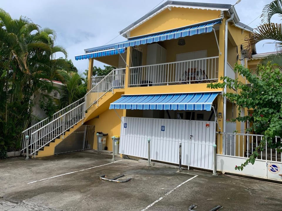 Property building, Parking