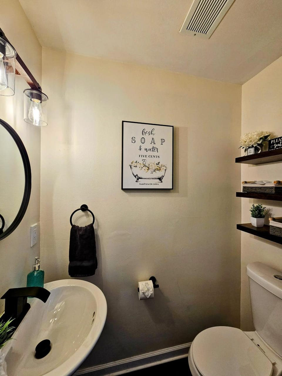 Toilet, Bathroom, towels