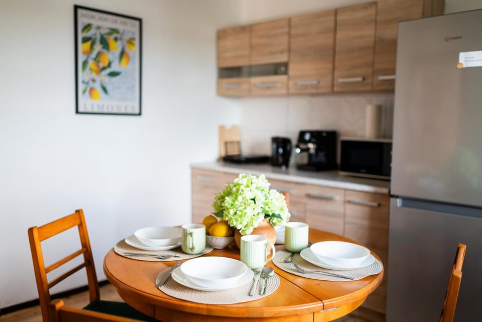 Coffee/tea facilities, Kitchen or kitchenette, Dining area, oven, pet friendly, stove