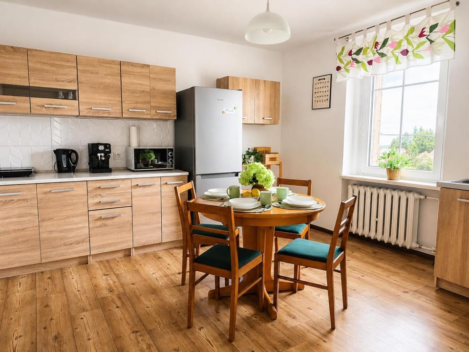 Coffee/tea facilities, Kitchen or kitchenette, Dining area, oven, pet friendly, stove