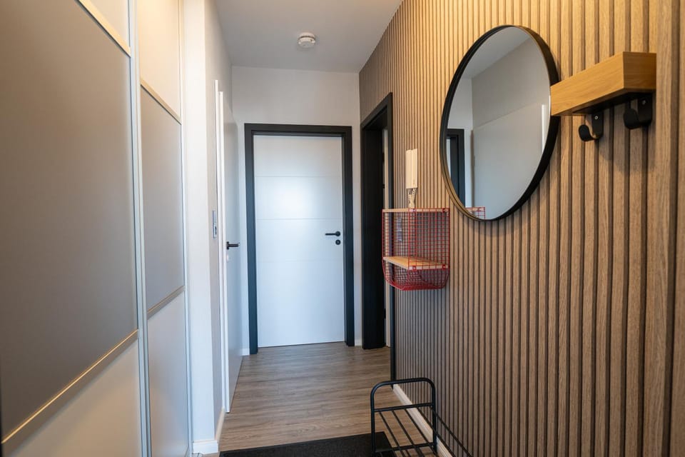 Facade/entrance, wardrobe