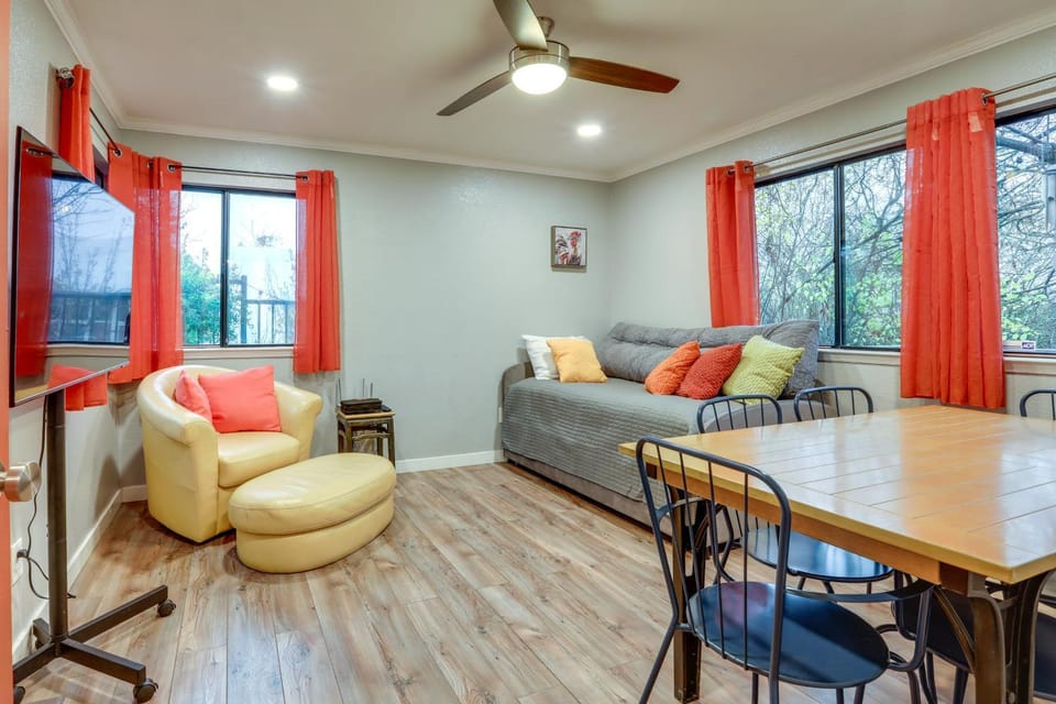 Downtown Fair Oaks Home ~ 15 Mi to Sacramento! House in San Francisco Bay Area