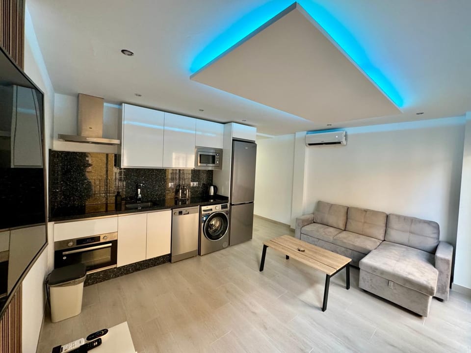 TV and multimedia, Kitchen or kitchenette, Living room, air conditioner