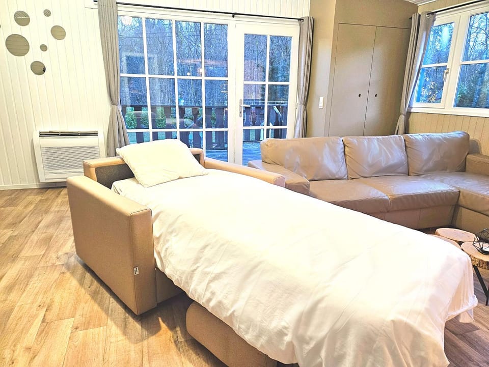 Bed, Living room, Bedroom