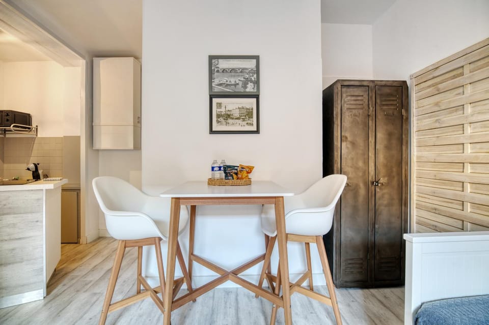 Dining area, wardrobe