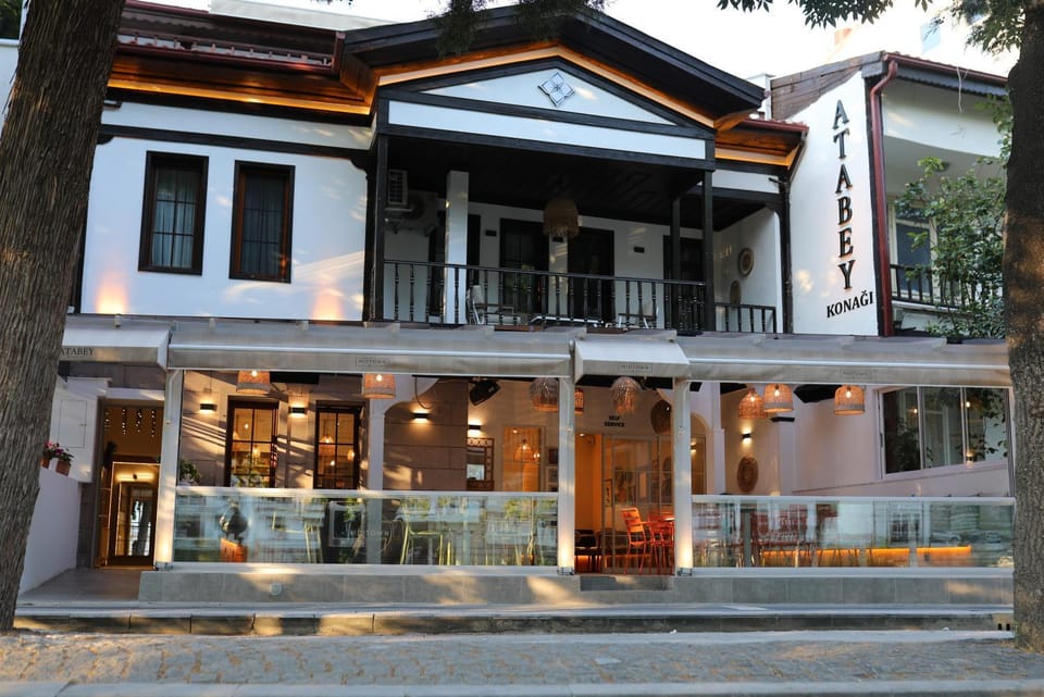 Property building, Facade/entrance, Day