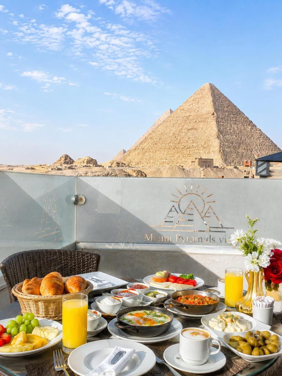 Day, Natural landscape, Food and drinks, Food, Mountain view, Breakfast, Continental breakfast, Lunch, Dinner