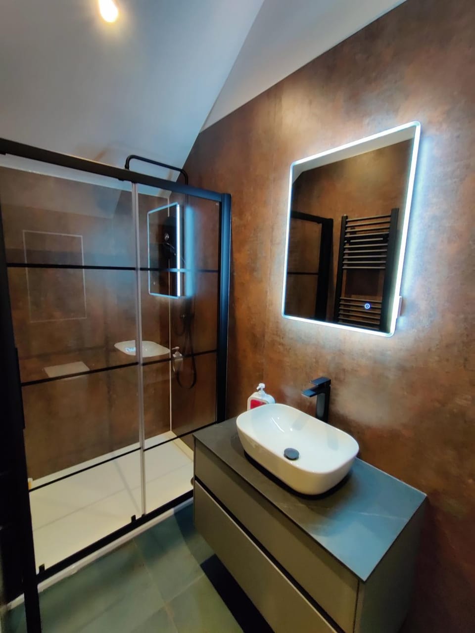 Shower, Bathroom