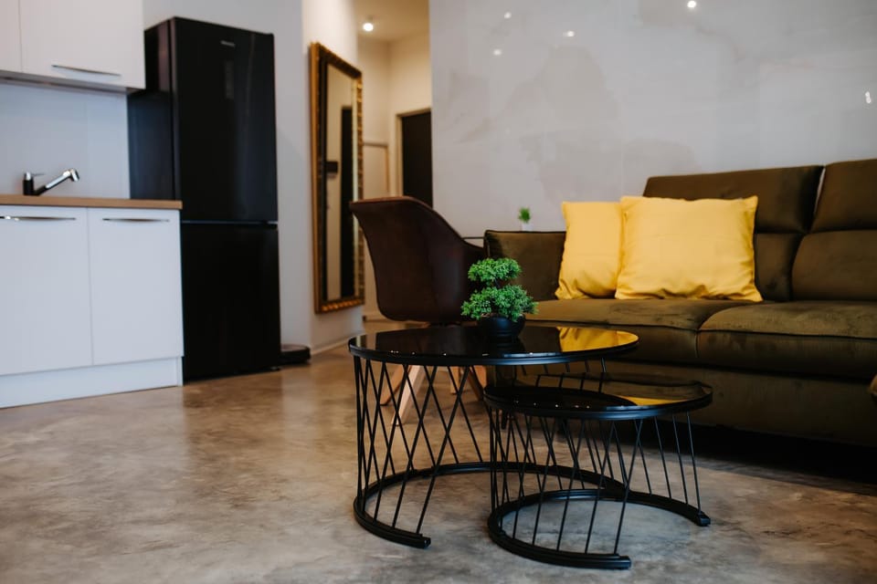 Kitchen or kitchenette, Living room, Seating area