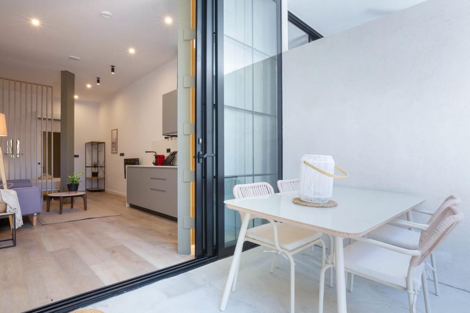 Off site, Balcony/Terrace