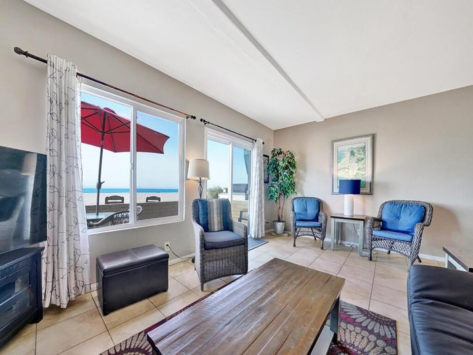 3607 Seashore A & B House in Balboa Peninsula