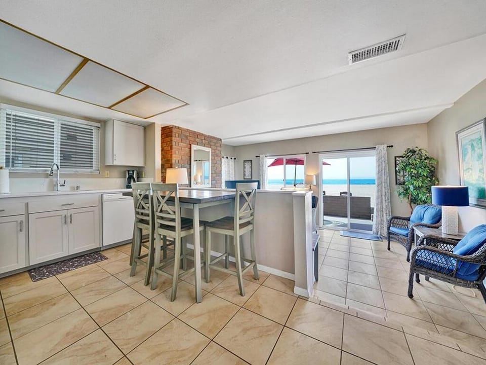 3607 Seashore A & B House in Balboa Peninsula