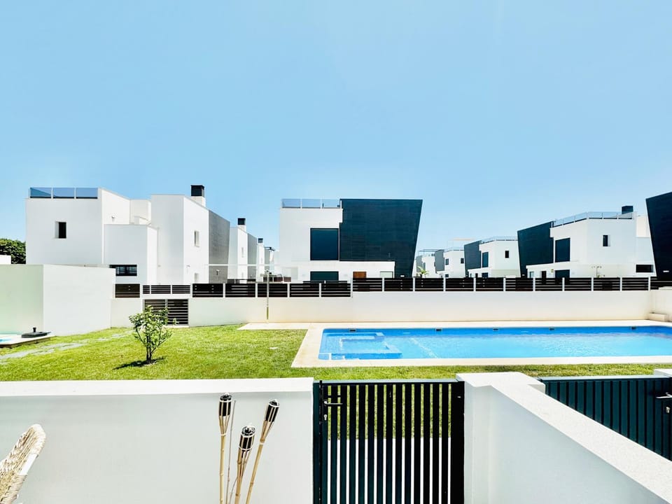 Pool view, Swimming pool
