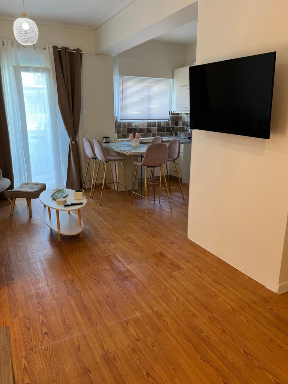Communal lounge/ TV room, TV and multimedia, Kitchen or kitchenette, Dining area