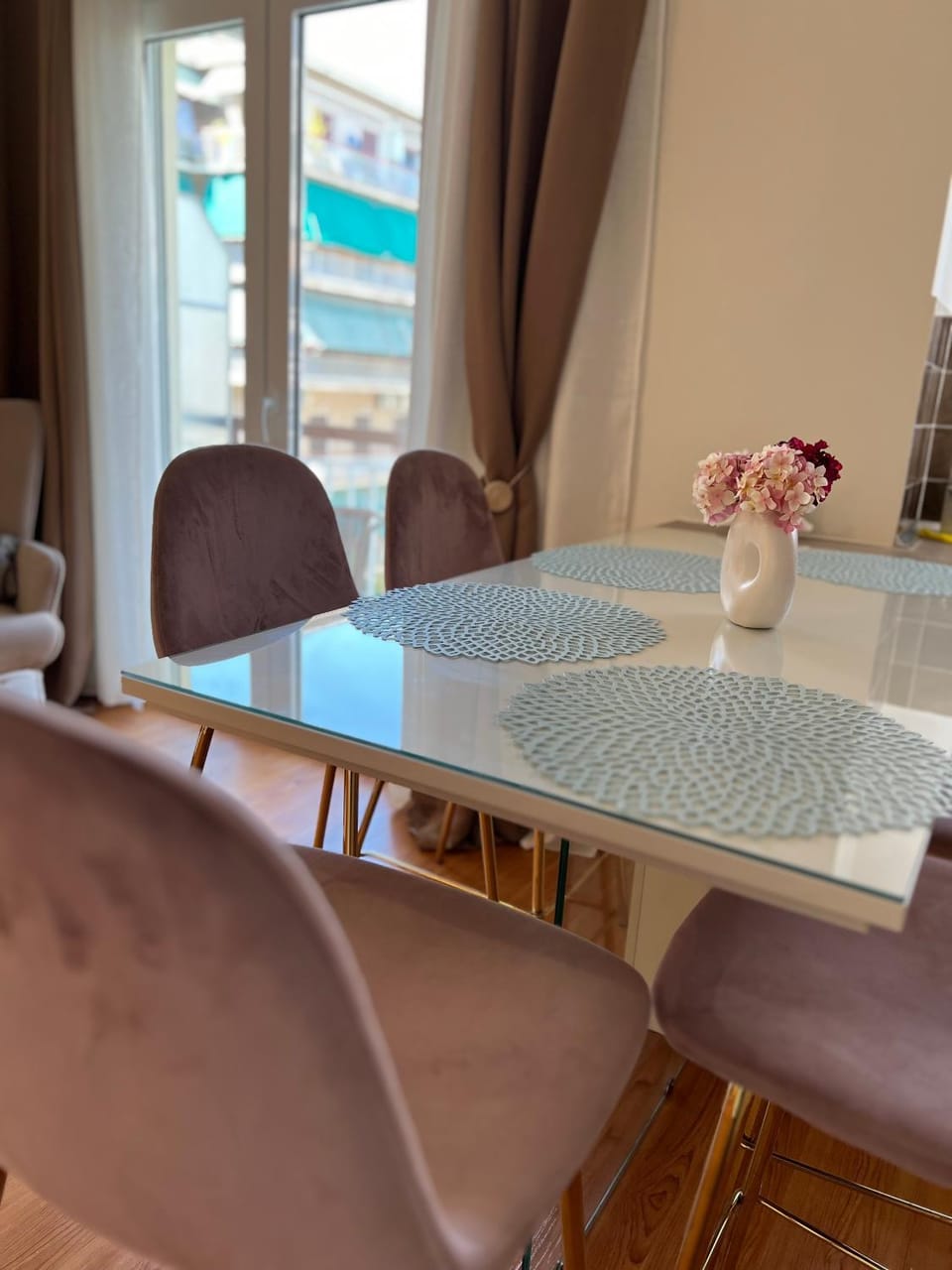 Living room, Seating area, Dining area