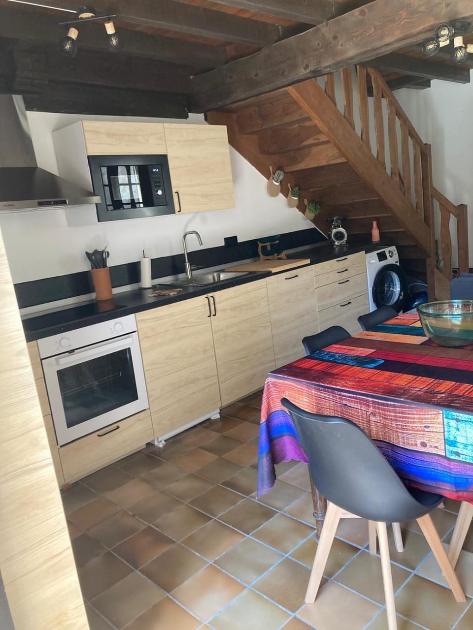 Kitchen or kitchenette, Dining area, dishwasher, stove