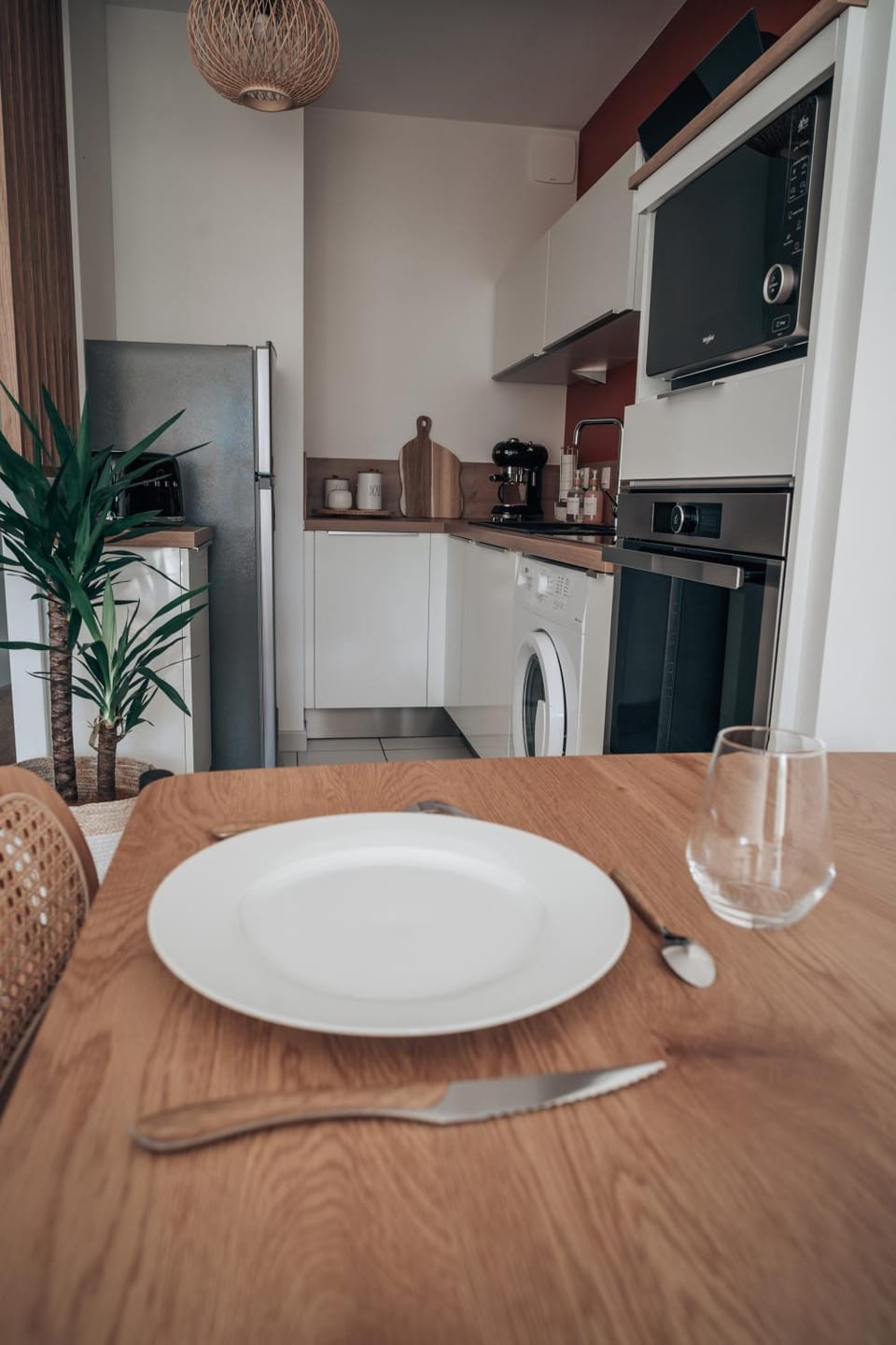 Kitchen or kitchenette, Dining area, oven, stove