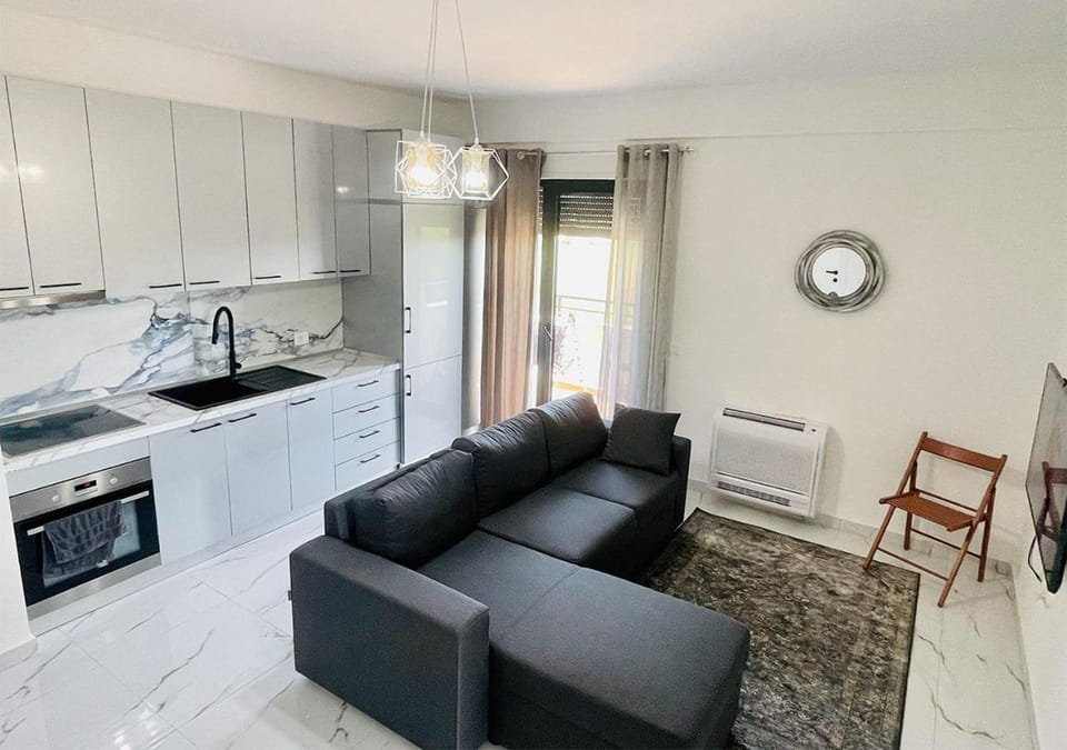 Kitchen or kitchenette, Living room, Seating area, Dining area, minibar, stove