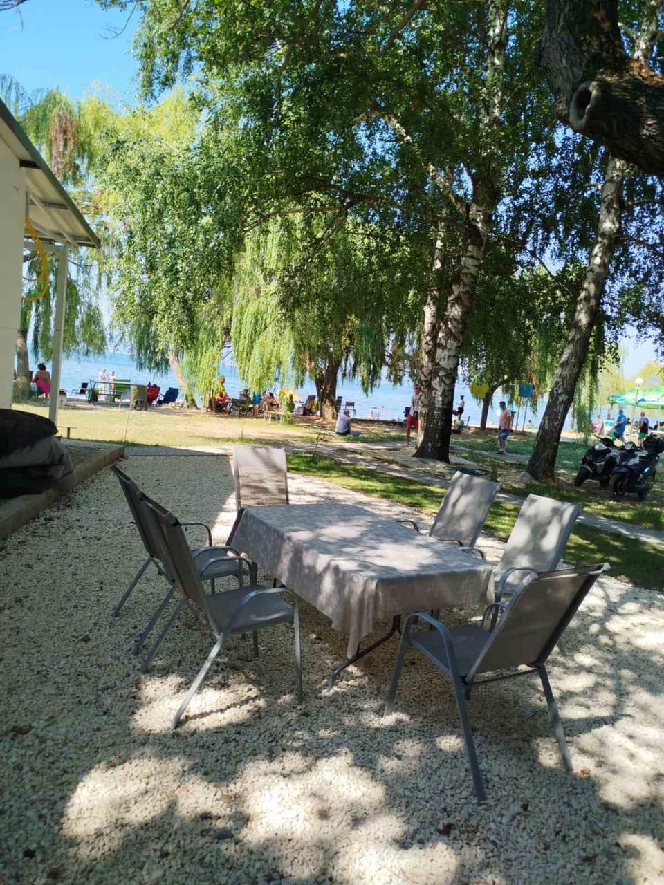 Spring, Day, Natural landscape, Garden, Balcony/Terrace, Dining area, Garden view, Lake view