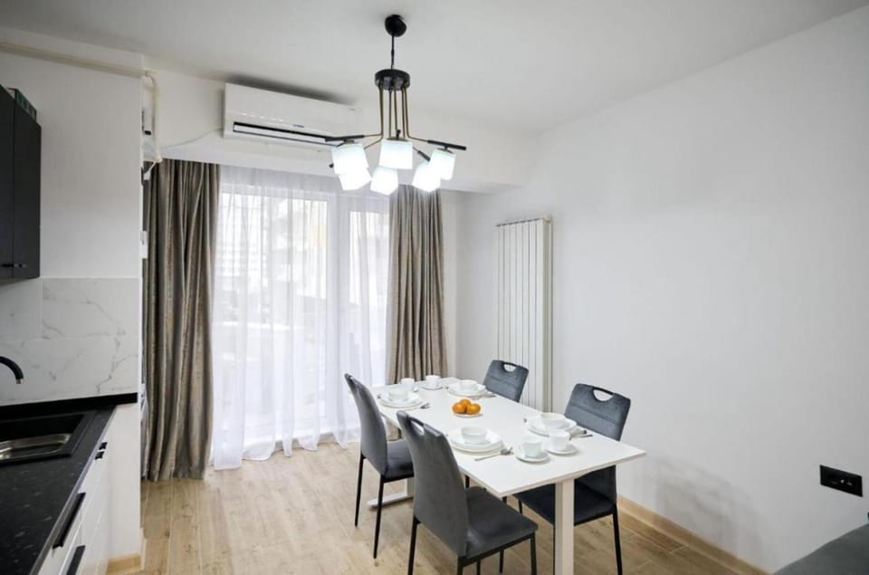 Infinity White Sparrow Apartment in Constanța County