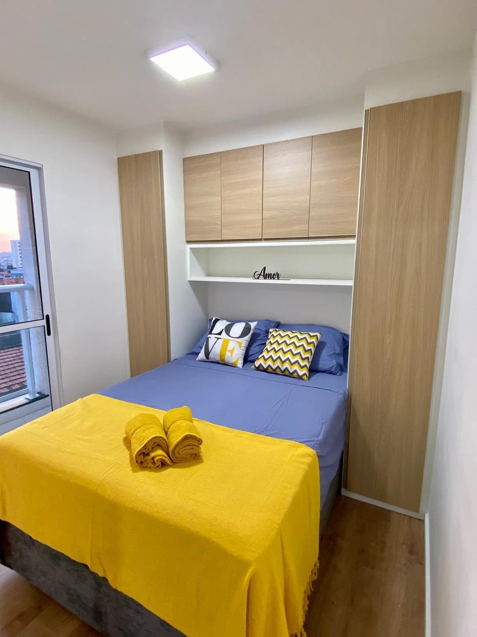 Bed, Photo of the whole room, towels, wardrobe