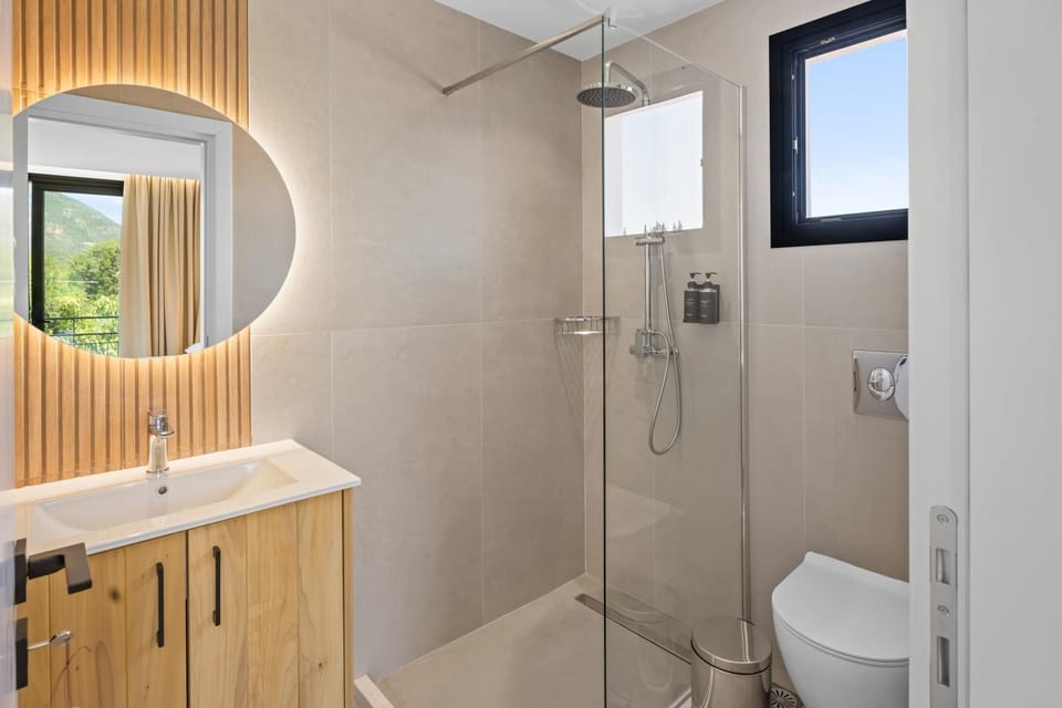 Shower, Toilet, Bathroom