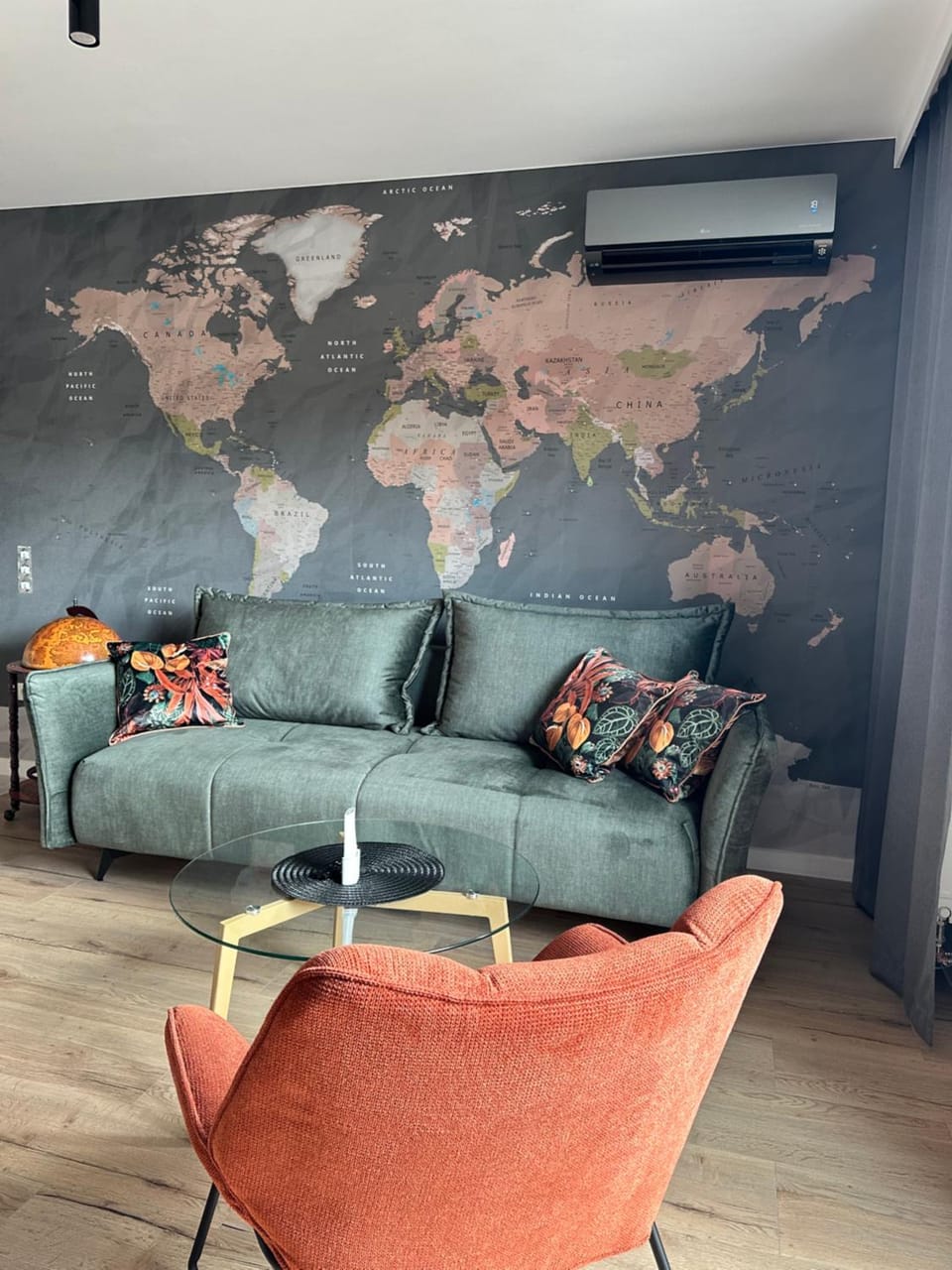 Living room, Seating area, air conditioner