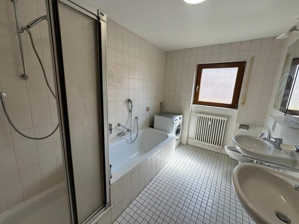 Shower, Toilet, Bathroom, Bath