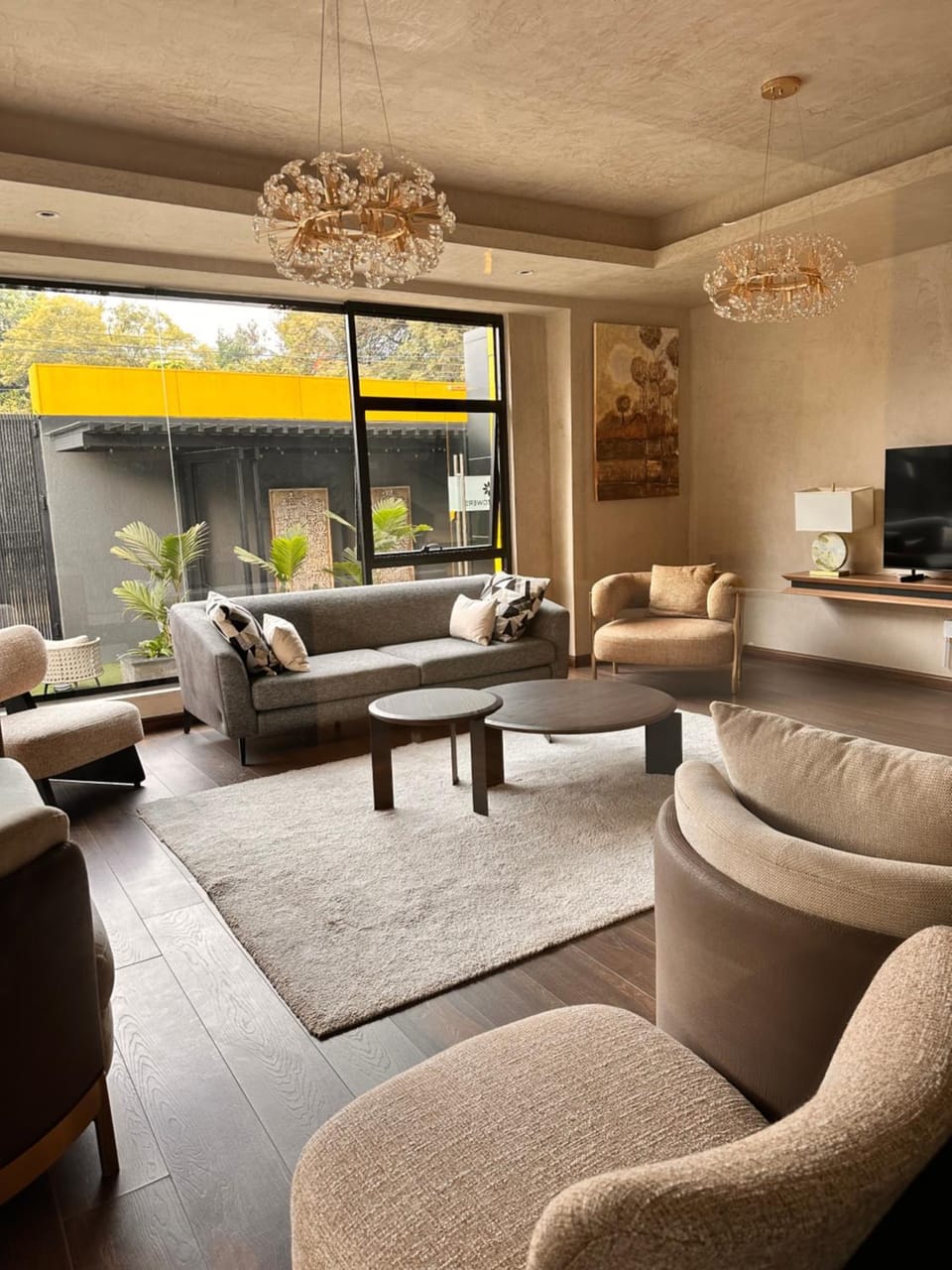 Living room, Seating area, Evening entertainment