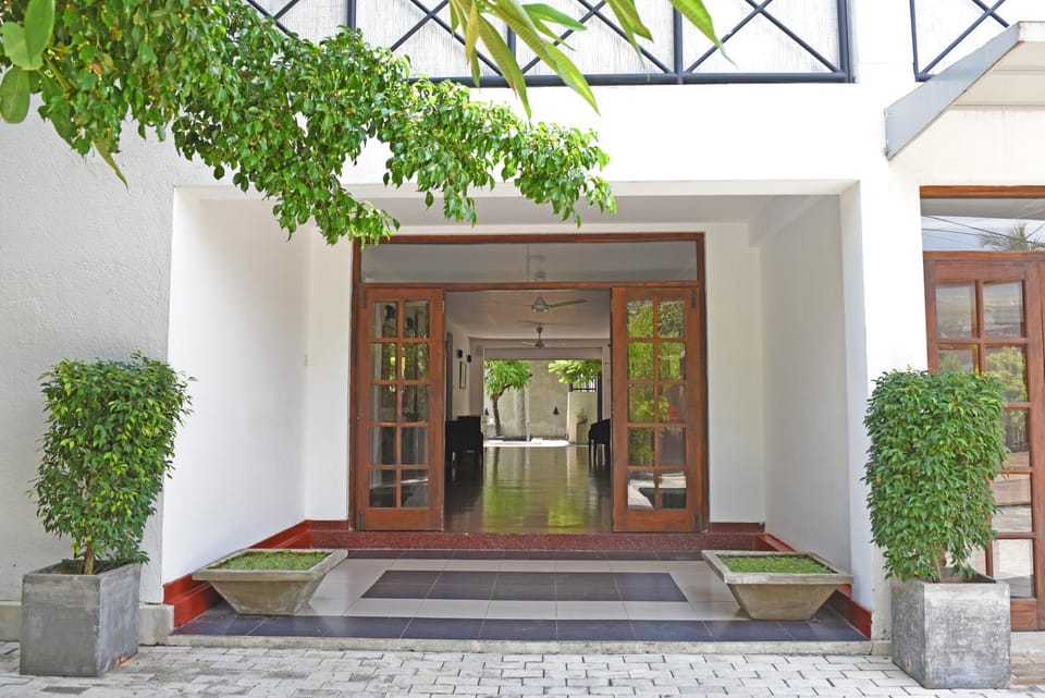 Facade/entrance