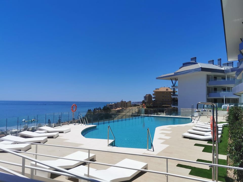 Pool view, Sea view, Swimming pool, sunbed