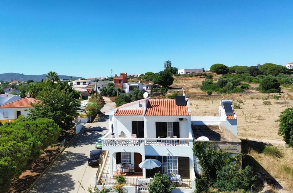 Property building, Neighbourhood, Natural landscape, Bird's eye view, Street view