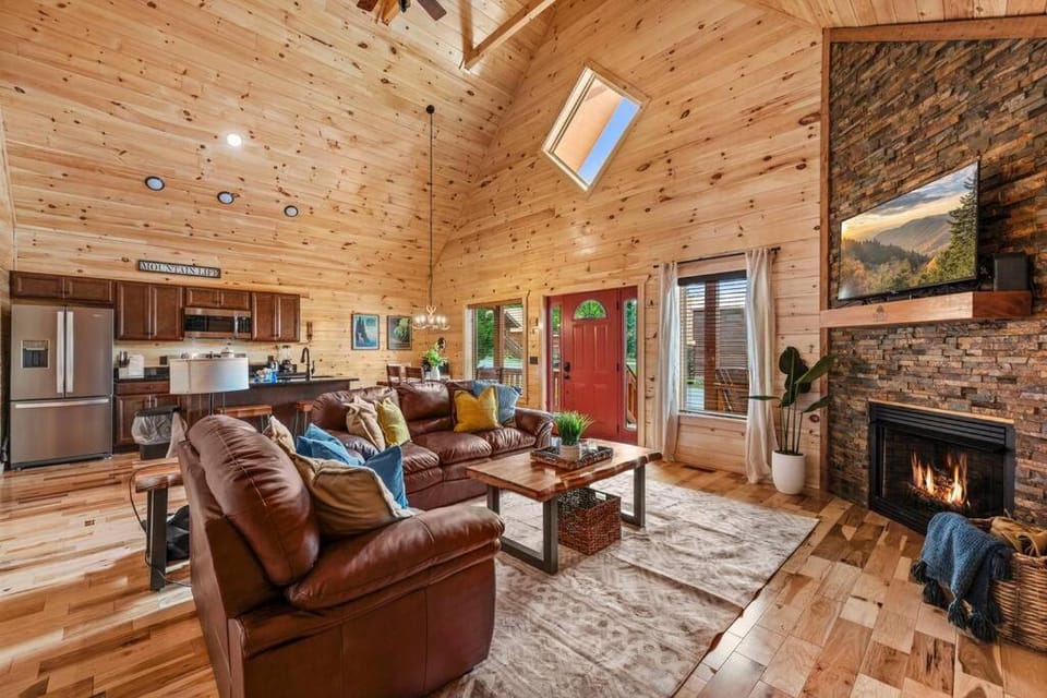 Mountain Time Lodge House in Pittman Center