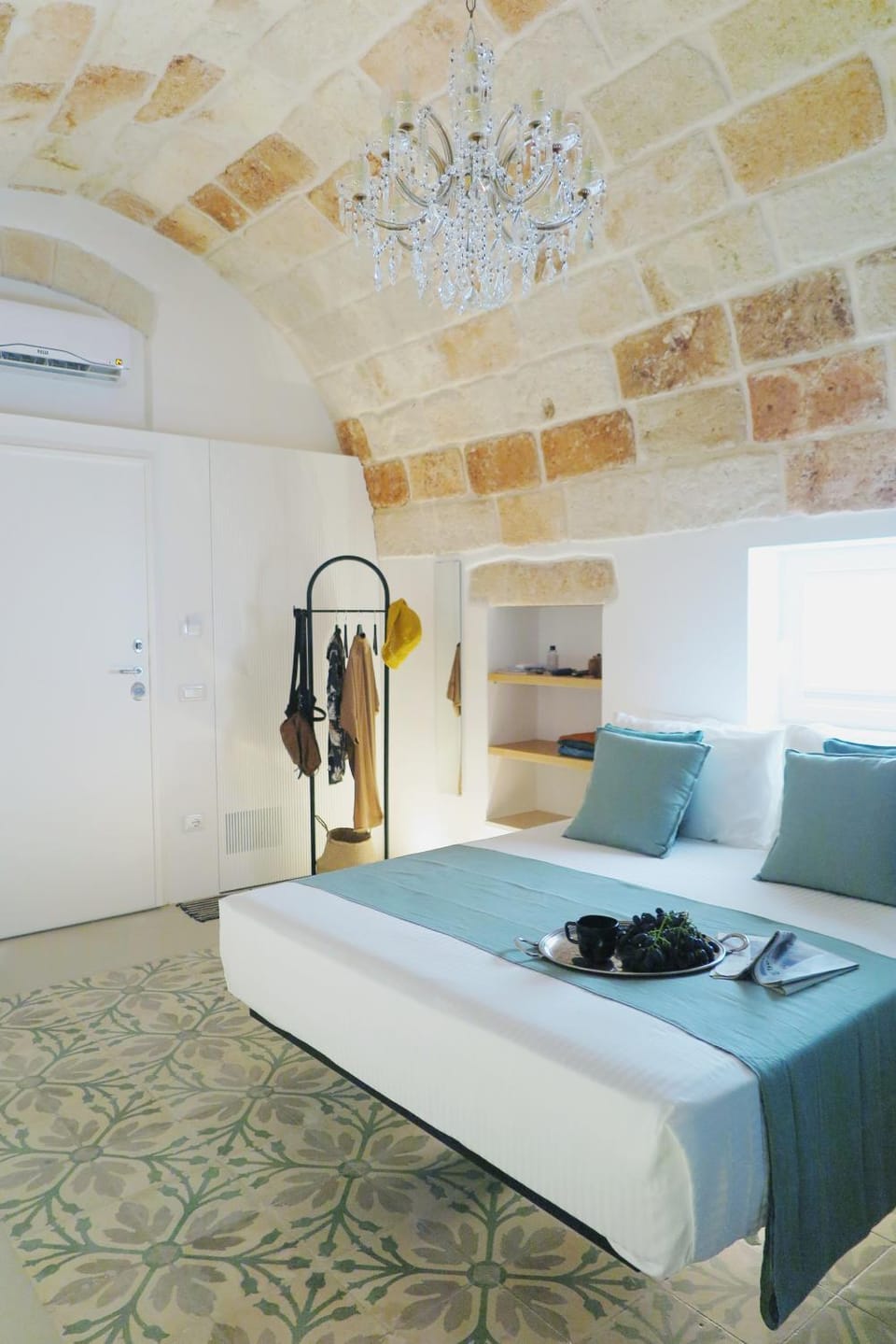 Bedroom, air conditioner