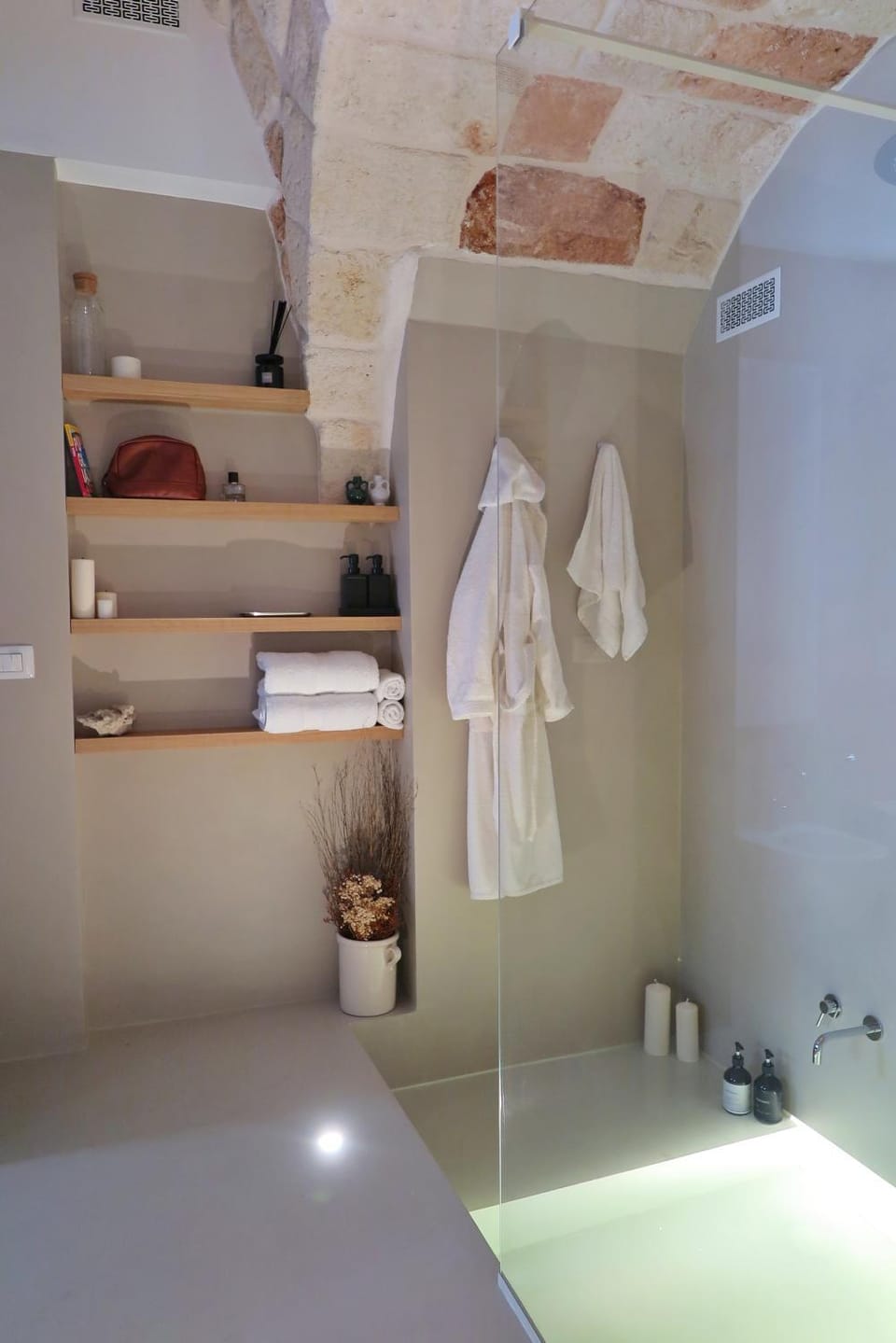 Bathroom, Bath, towels