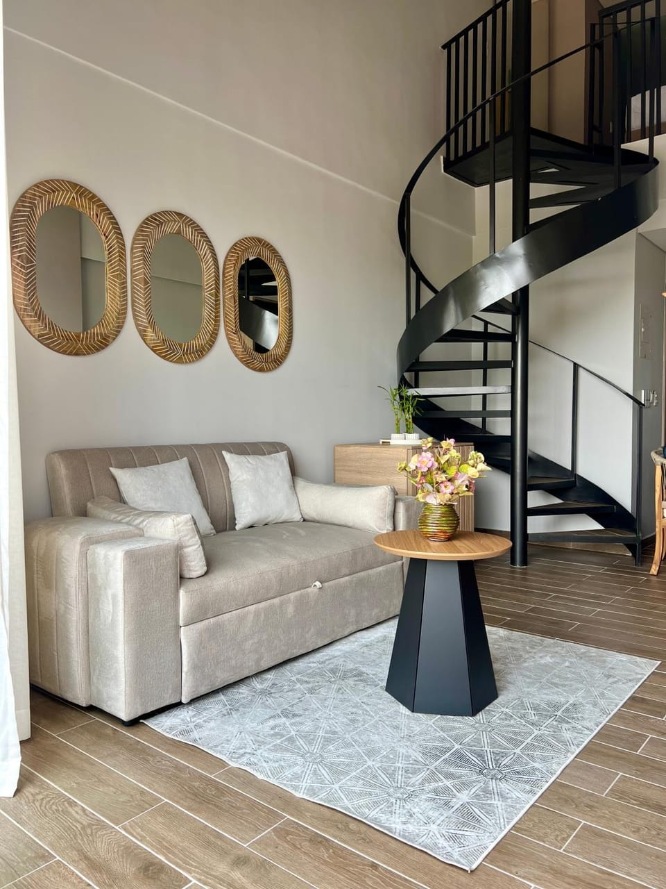 Living room, Seating area
