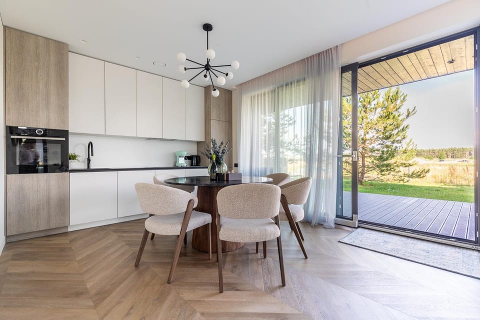 Kitchen or kitchenette, Dining area, pet friendly