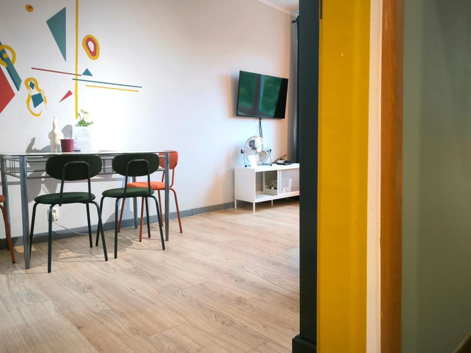 Living room, Seating area, Dining area, Evening entertainment