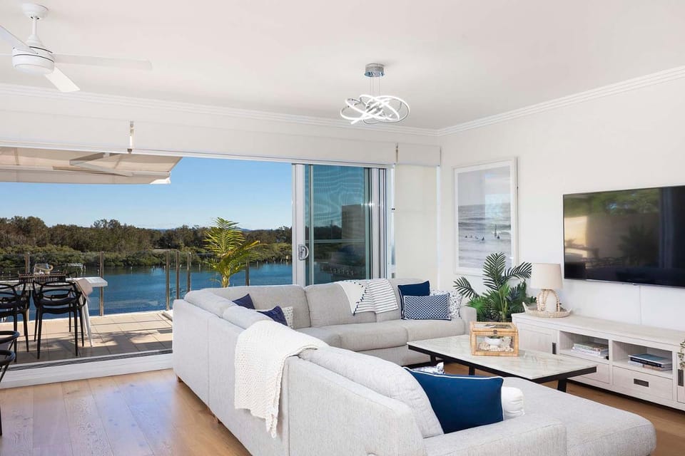 TV and multimedia, Living room, Lake view