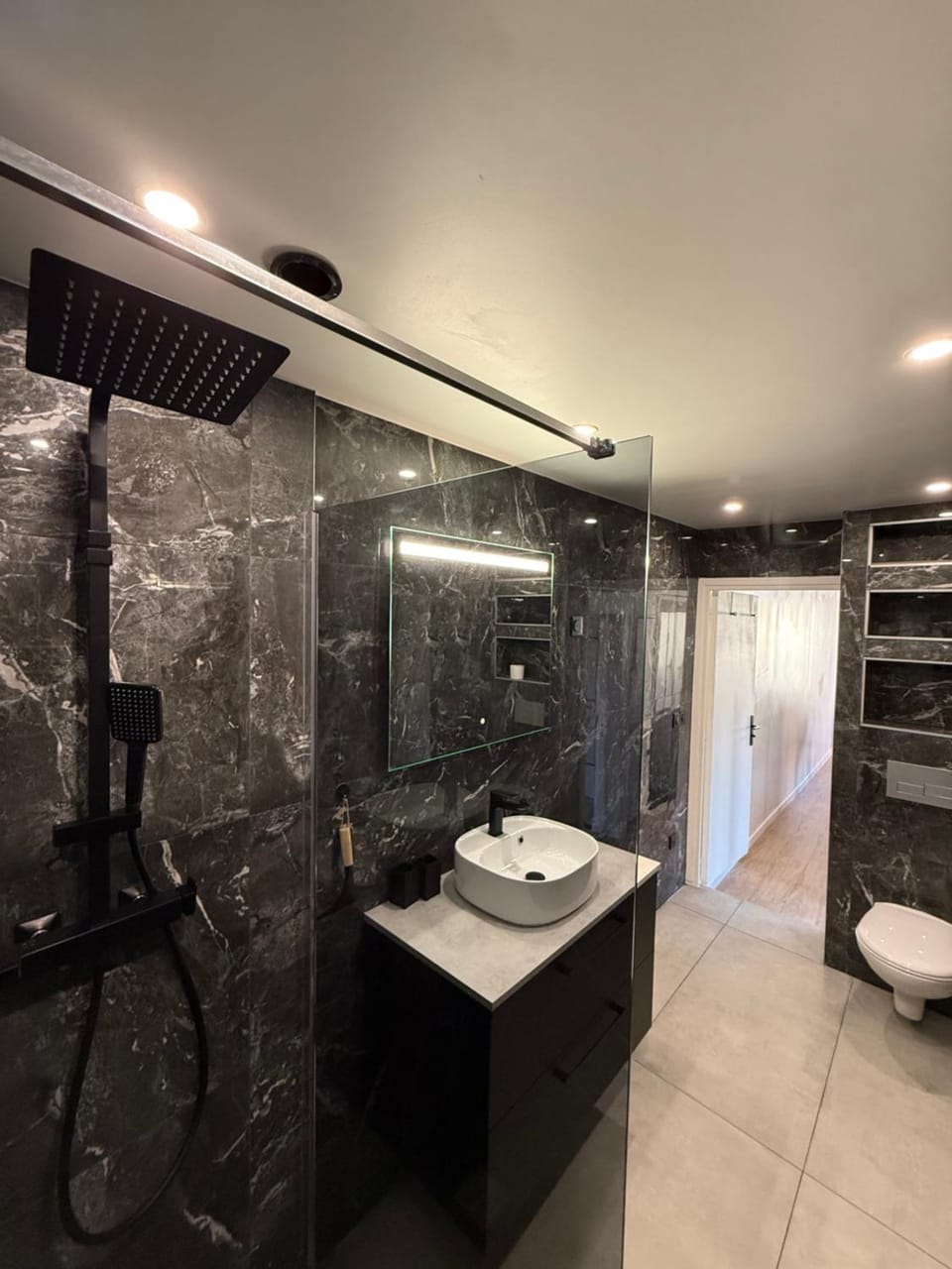 Shower, Toilet, Bathroom, towels