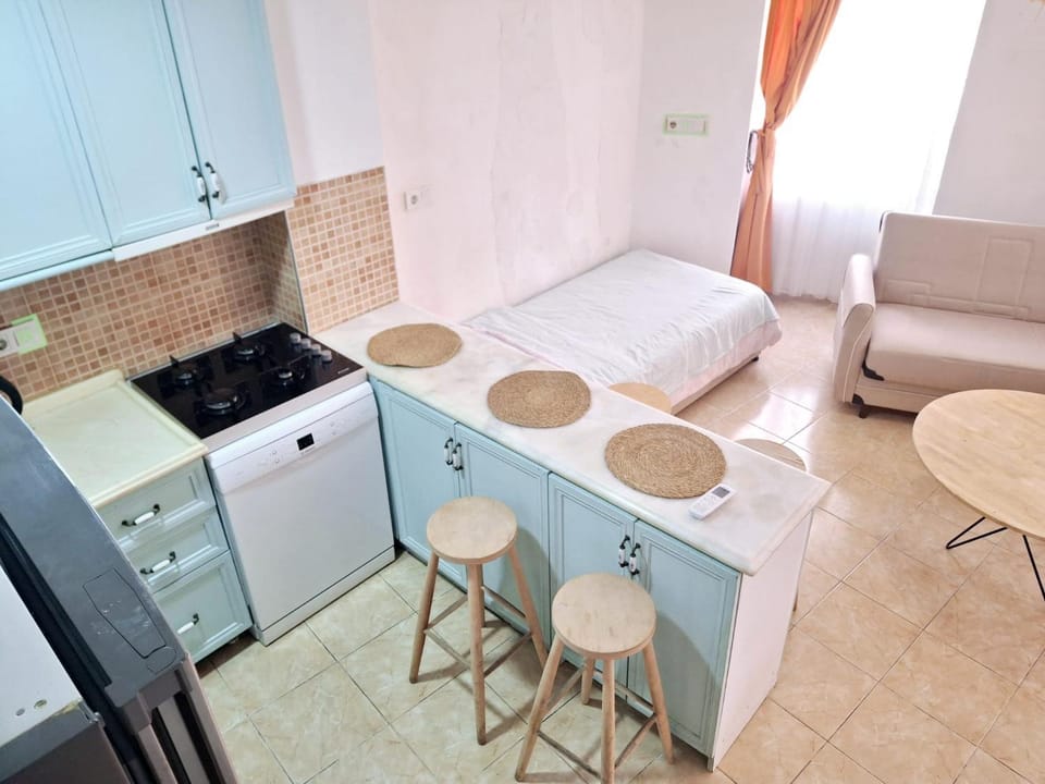 Detached Greek house in the hearth of Cesme Bazaar House in Cesme