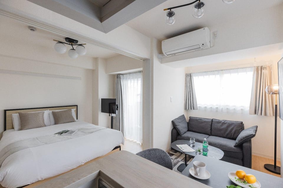 Bed, Living room
