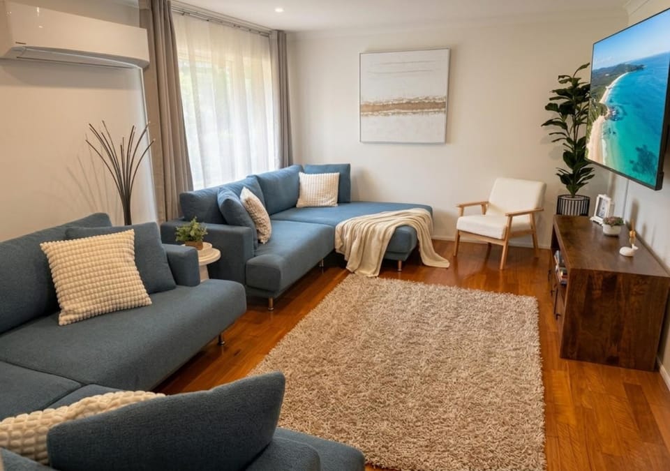 TV and multimedia, Living room, Seating area, air conditioner